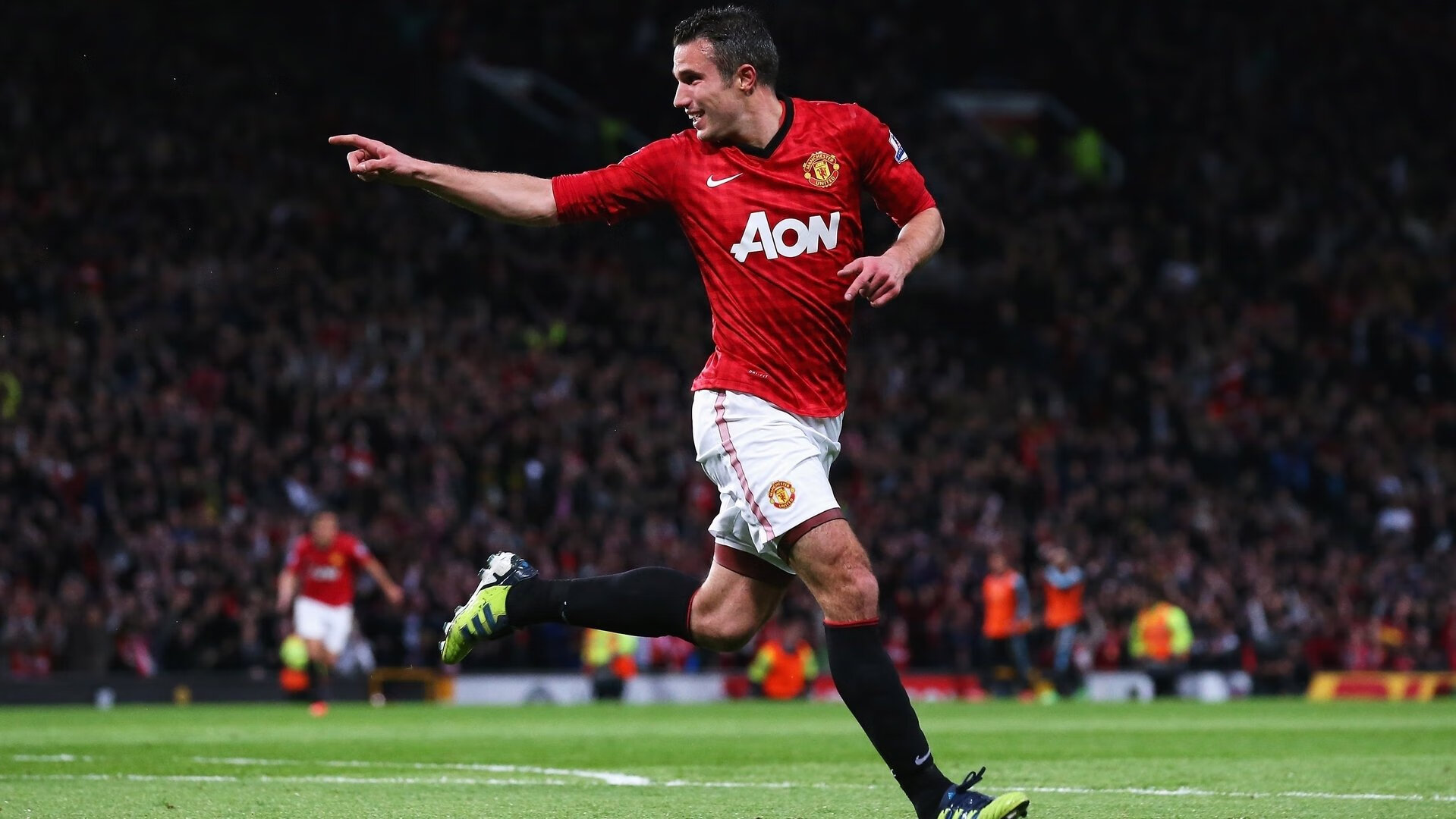 未来五年重点引入高水平外援，提高联赛竞争力，引进高水平外援不利于中国足球的发展